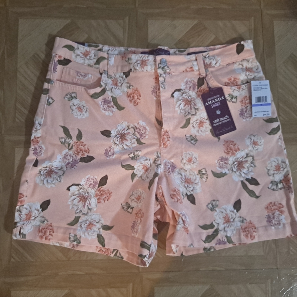Gloria Vanderbilt Amanda Floral Coral Shorts